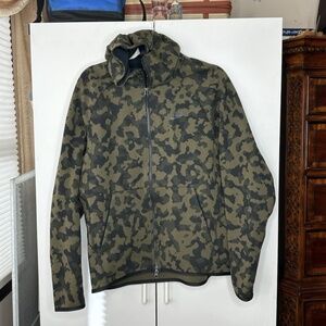NIKE SPORTSWEAR TECH FLEECE ZIP - BLACK/OLIVE CAMO HOODIE - CJ5975-222 - Medium